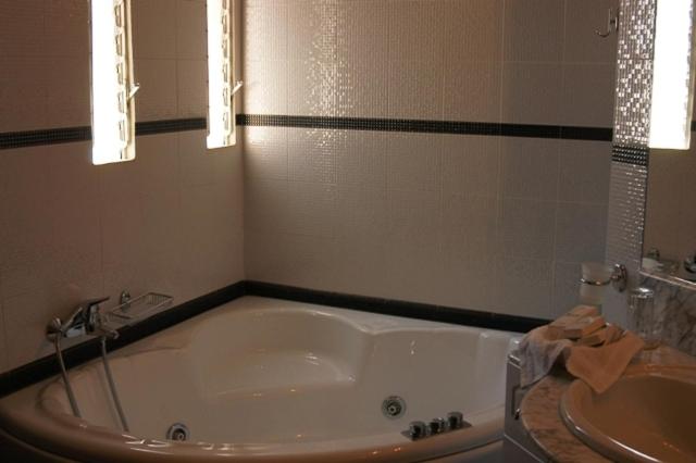 Ванная комната в Aegeon Hotel