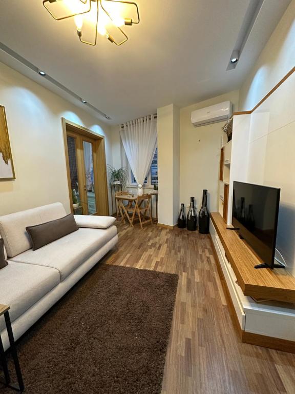 Dry Lake Apartment - Image 5