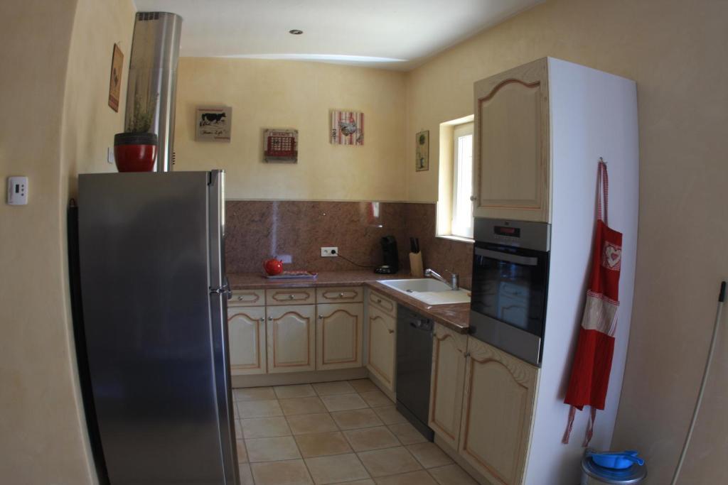 Kuchyň nebo kuchyňský kout v ubytování Les Pres de Gordes
