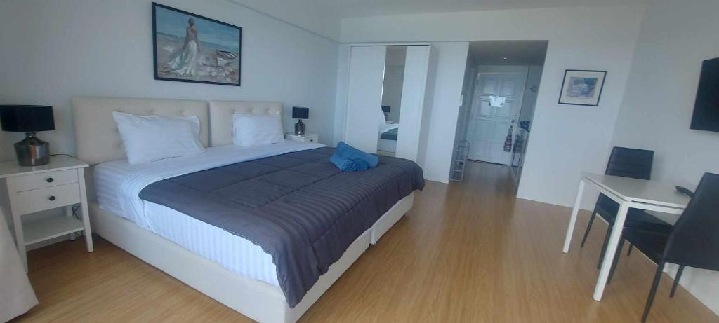 Postel nebo postele na pokoji v ubytování Vip condo chain by Linda