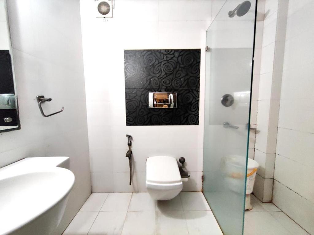 Koupelna v ubytování Hotel Delhi Pride, Karol Bagh