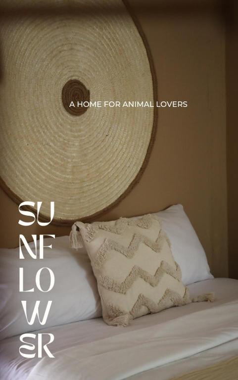 Sunflower Guesthouse and Animal Rescue - Koh Lipe - 1
