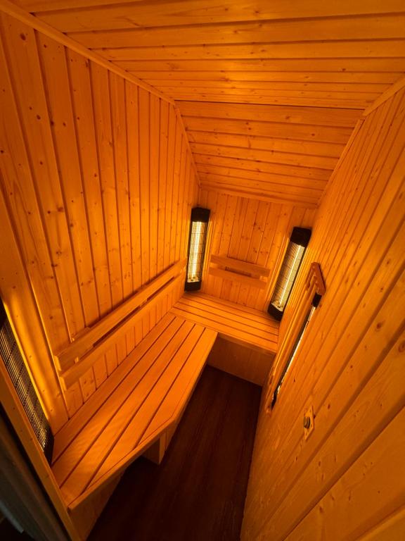 Afbeelding uit fotogalerij van Unieke houten villa met SAUNA in Twente - 5p in Den Ham