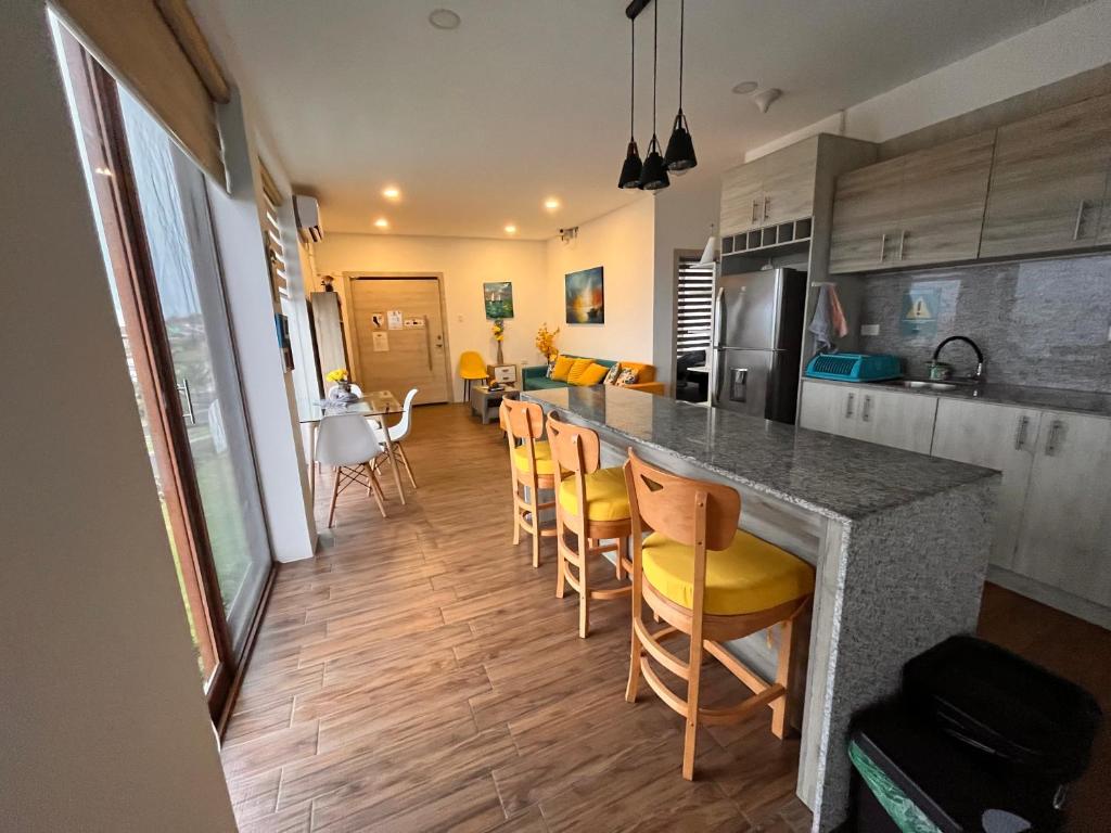 Kuchyň nebo kuchyňský kout v ubytování Casa de Playa Koumpí Beach