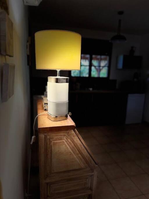 Kuchyň nebo kuchyňský kout v ubytování Ti Sucrier Jaune - Douceur caraïbe vue mer