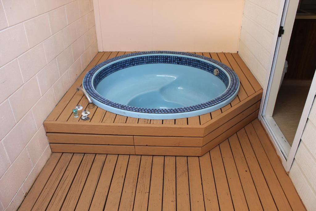 
Large Studio with Hot Tub
