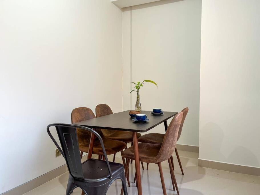 Foto dalla galleria di Apt Transpark Cibubur 2 BR With Wi-Fi & Pool a Kalimanggis
