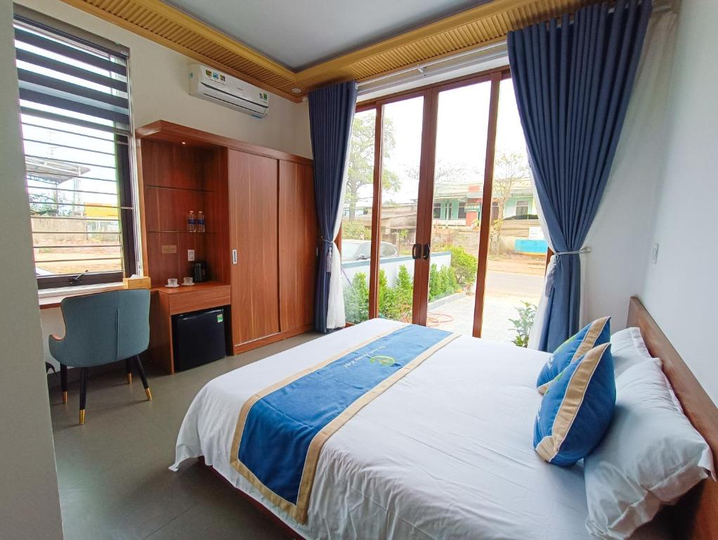 Khe Sanh Luxury Hotel - Room King Con Balcón