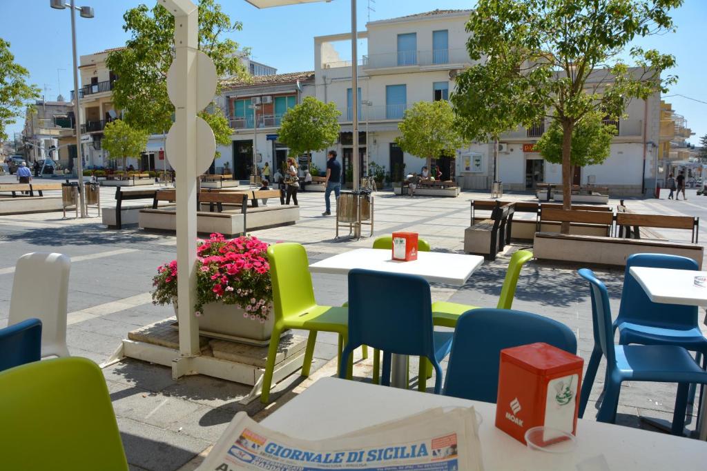 A restaurant or other place to eat at Fly Home Sicily