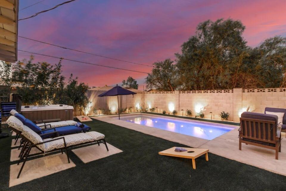 Swimmingpoolen hos eller tæt på Crown Azul - Old Town 2 Primary's New Pool Spa BBQ