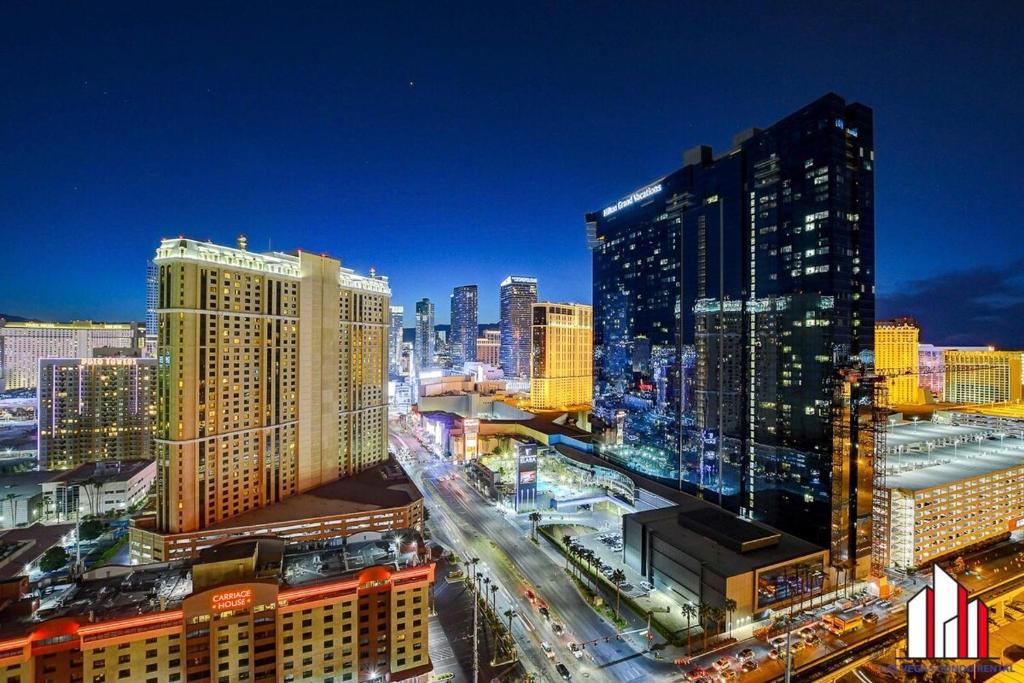 Nespecifikovaný výhled na destinaci Las Vegas nebo výhled na město při pohledu z prázdninového domu