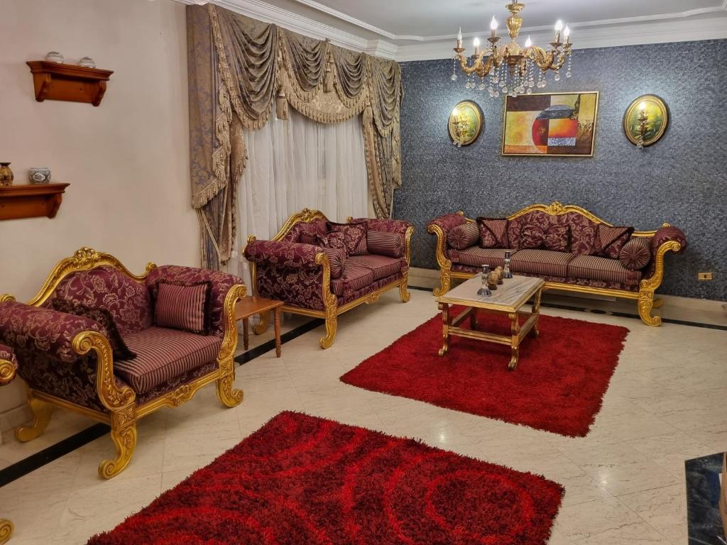 Χώρος καθιστικού στο Cairo city apartment in Nasr city