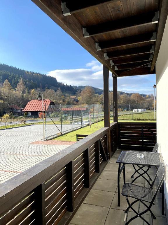 Balkón nebo terasa v ubytování Apartmány NETA Velké Karlovice, Polanský Dvůr