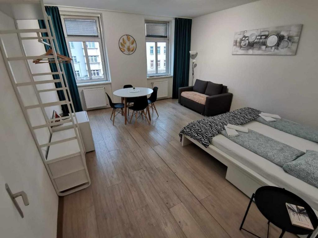 Central Apartment metro 1 min.