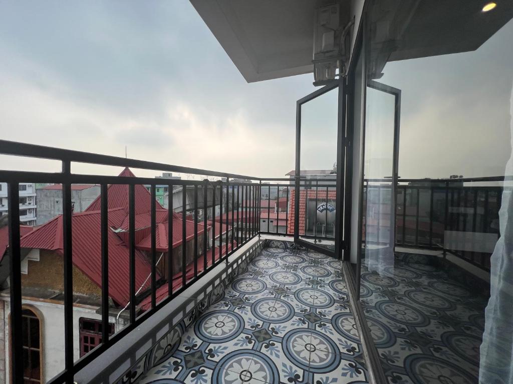 Balkón nebo terasa v ubytování Paragon Noi bai Hotel & Pool