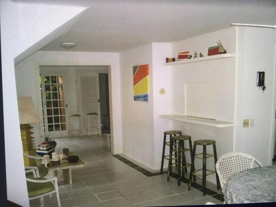 Uma área de estar em Condo-Resort Juquehy, 4 quartos