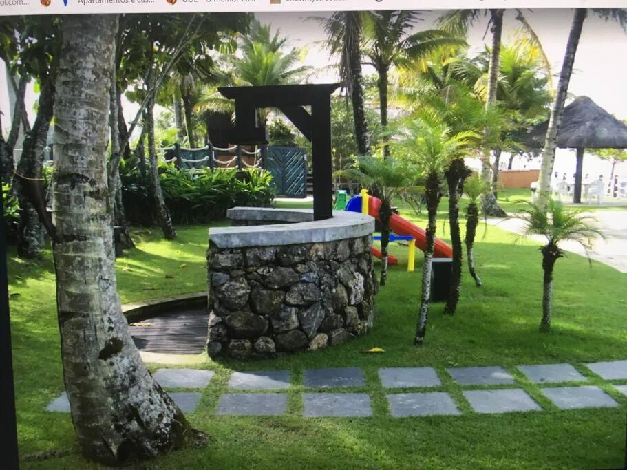 Um jardim em Condo-Resort Juquehy, 4 quartos