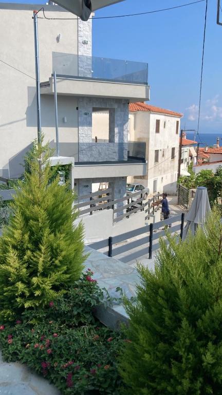 Luka 1 Aparts Polichrono - Apartment With Pool View