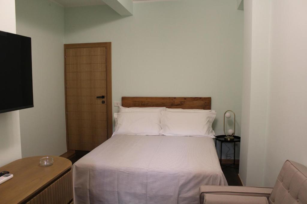 Bari Center Rooms - 阳台的三个房间