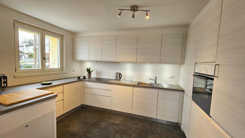 Bellavista Apartment with Free Parking - Resim 19