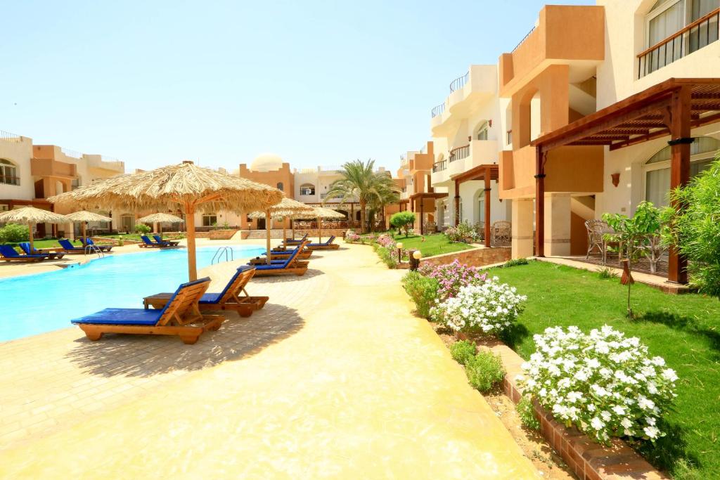 Bazén v ubytování Sheikh Ali Dahab Resort nebo v jeho okolí