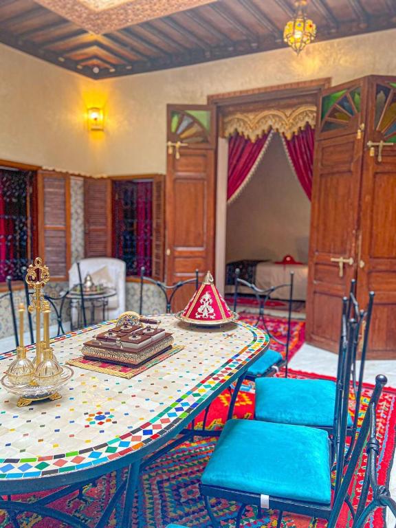 Posezení v ubytování Riad el wazzania