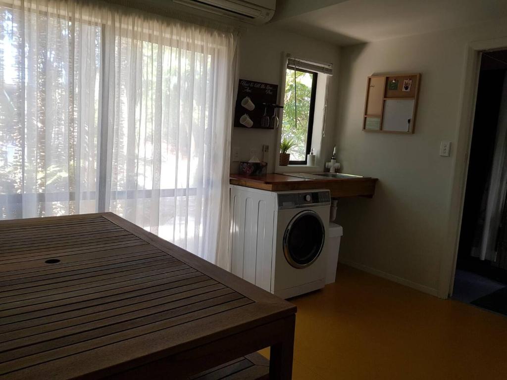 Kuchyň nebo kuchyňský kout v ubytování Cozy Glamping Cabins