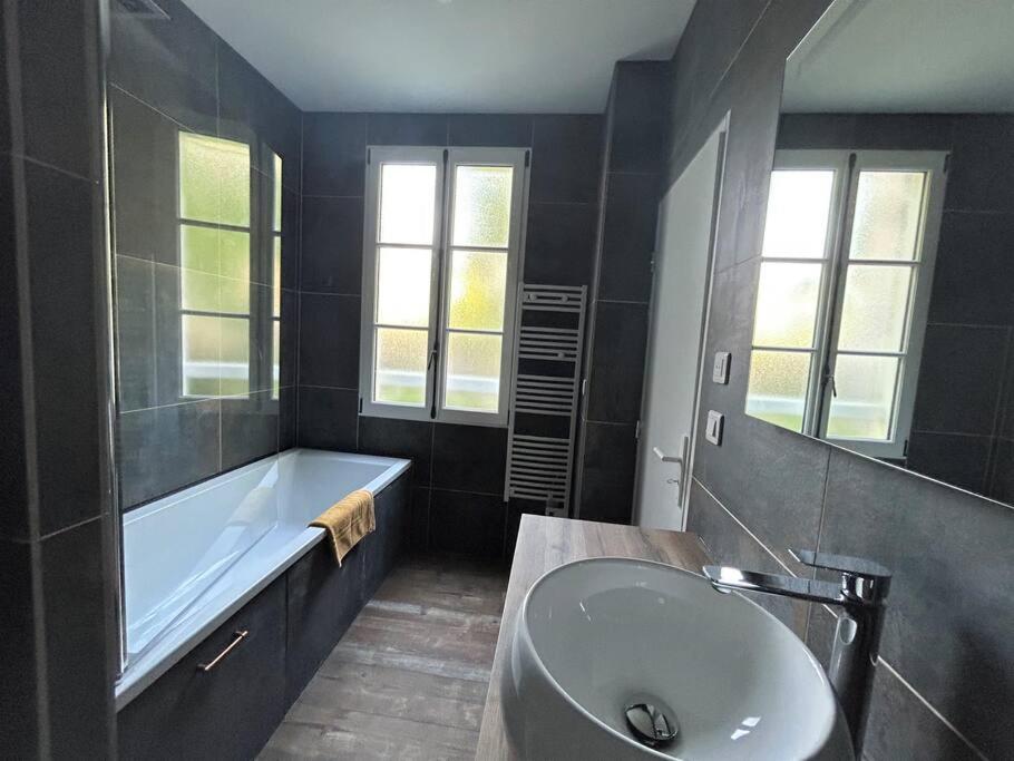 Kúpeľňa v ubytovaní Kentañ - Maison insolite intra-muros à Guérande