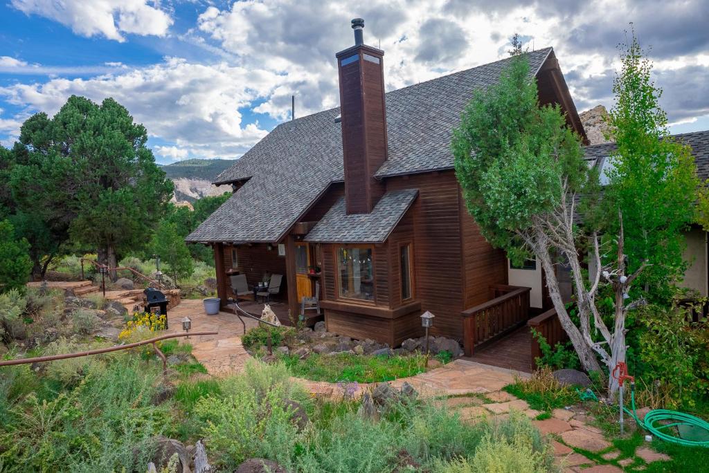 Tiny Creek Retreat, Torrey (updated prices 2026)