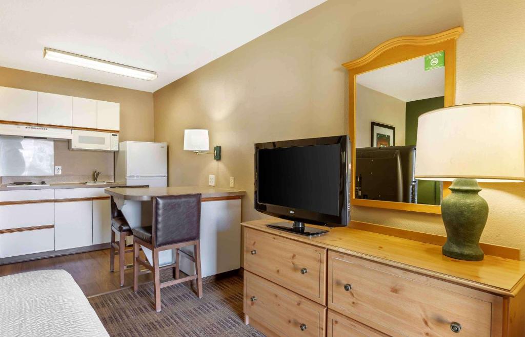 Kuchyň nebo kuchyňský kout v ubytování Extended Stay America Select Suites - Phoenix - Mesa - West