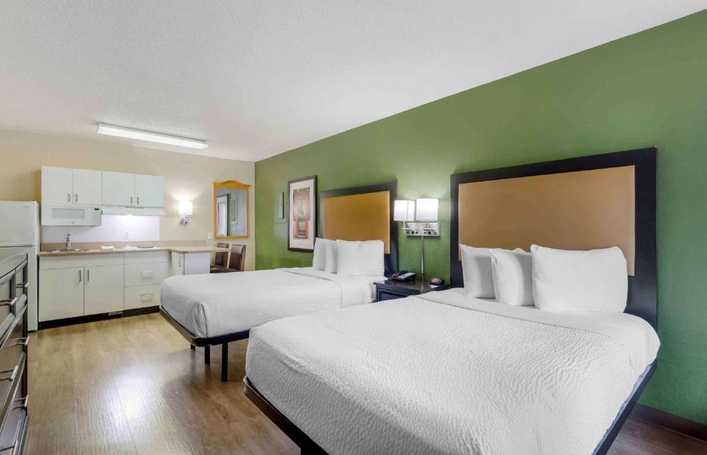 Postel nebo postele na pokoji v ubytování Extended Stay America Select Suites - Phoenix - Mesa - West