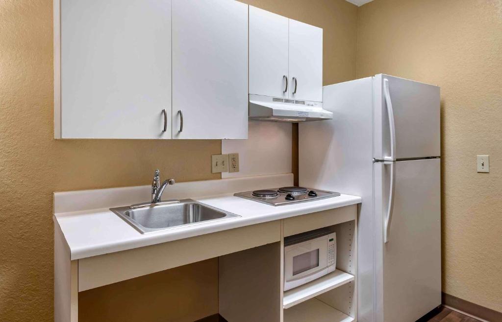 Kuchyň nebo kuchyňský kout v ubytování Extended Stay America Select Suites - Phoenix - Mesa - West