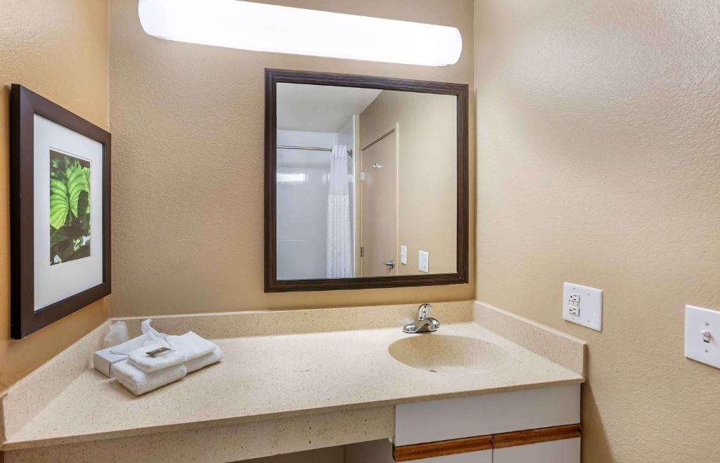Koupelna v ubytování Extended Stay America Select Suites - Phoenix - Mesa - West