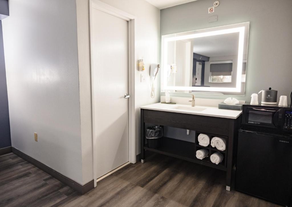 La Quinta Inn by Wyndham Tampa Near Busch Gardens - Chambre Lit King-Size 1 Chambre - Non-Fumeurs
