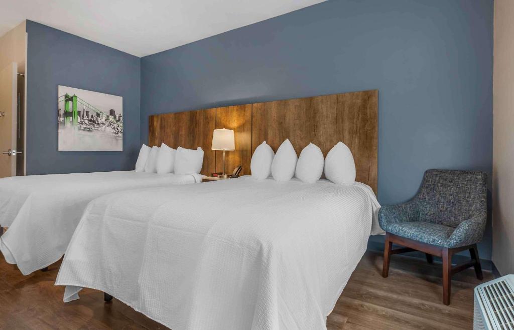 Extended Stay America Premier Suites - Tampa - Gibsonton - Riverview - Studio Queen Room With Two Queen Beds -Non-Smoking