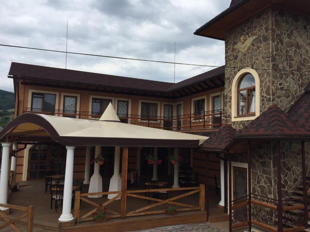 Budova, kde se penzion – hostinec nachází