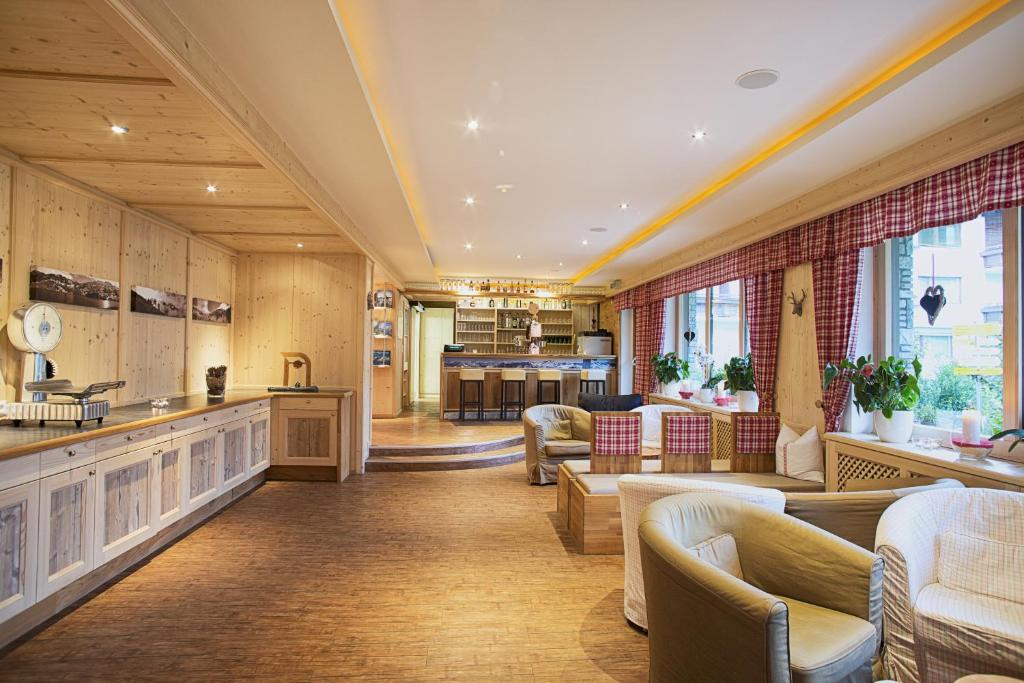 A kitchen or kitchenette at Alphotel Mittersill # inklusive Sommercard #