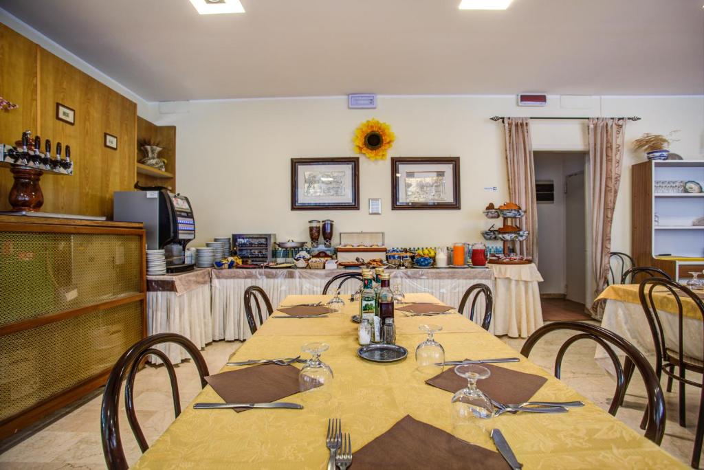 Hotel Tiziana - Resim 42