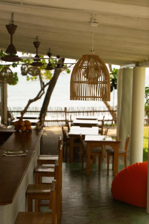 Restaurace v ubytování MIRISSA Reef Serenity