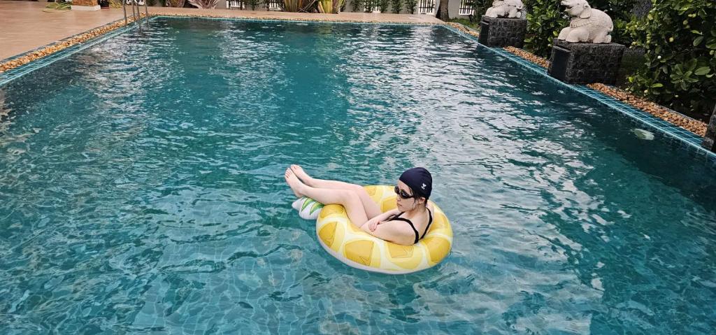 Bazén v ubytování Big swimming pool garden villa 私家泳池花园豪华别墅 nebo v jeho okolí