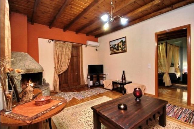 Telewizja i/lub zestaw kina domowego w obiekcie Koustenis Village