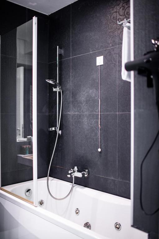 CRYSTAL Hotel Belgrade - Resim 38