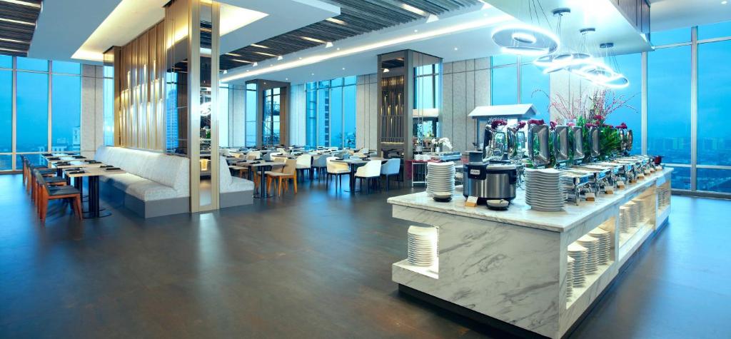 Restaurace v ubytování Platinum Hotel Tunjungan Surabaya