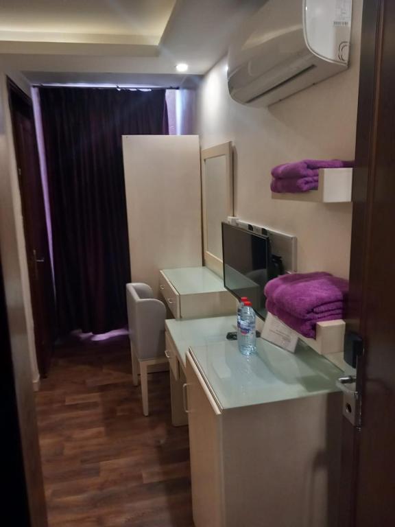 Kuhinja ili čajna kuhinja u objektu Beirut Hotel 1