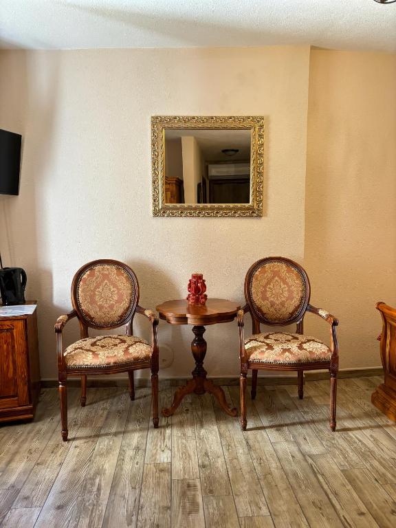 Un lugar para sentarse en Hotel Monte Cristo