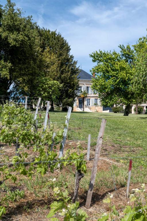 Ogród w obiekcie Maison Groleau