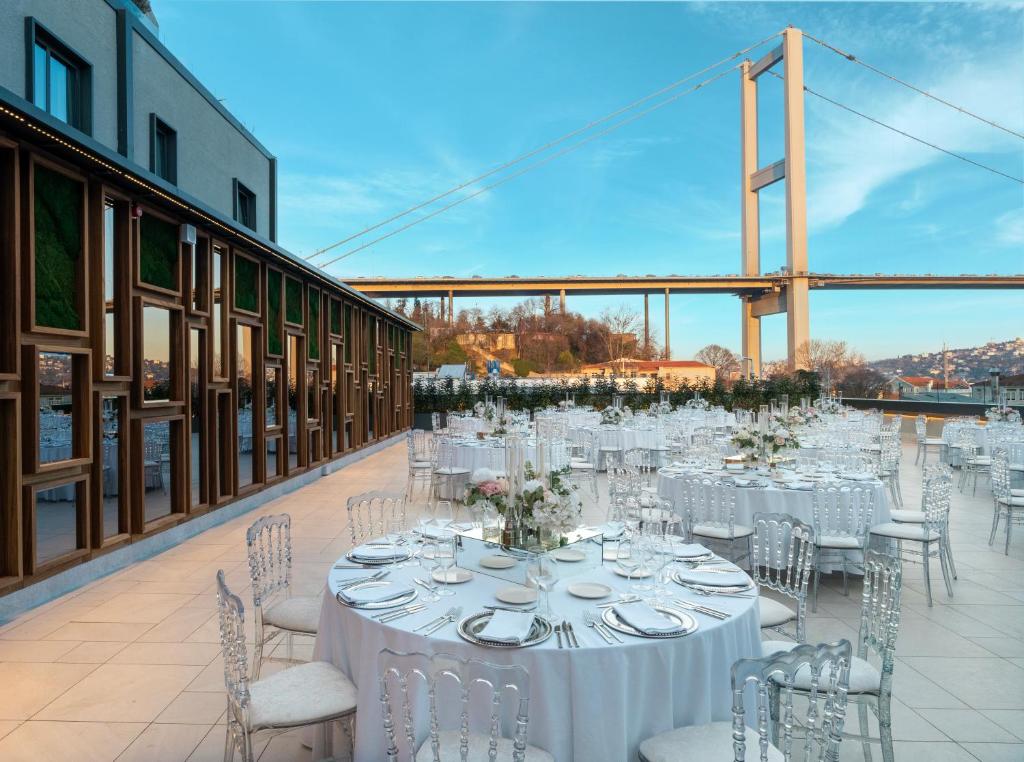Restaurace v ubytování Crowne Plaza Istanbul - Ortakoy Bosphorus by IHG
