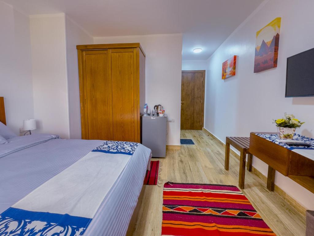 Royal Crown Hotel Giza Pyramids View - 7