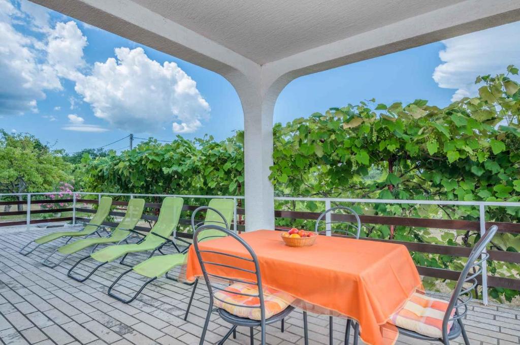 Fotografie z fotogalerie ubytování Apartments in Klimno - Insel Krk 41811 v destinaci Klimno