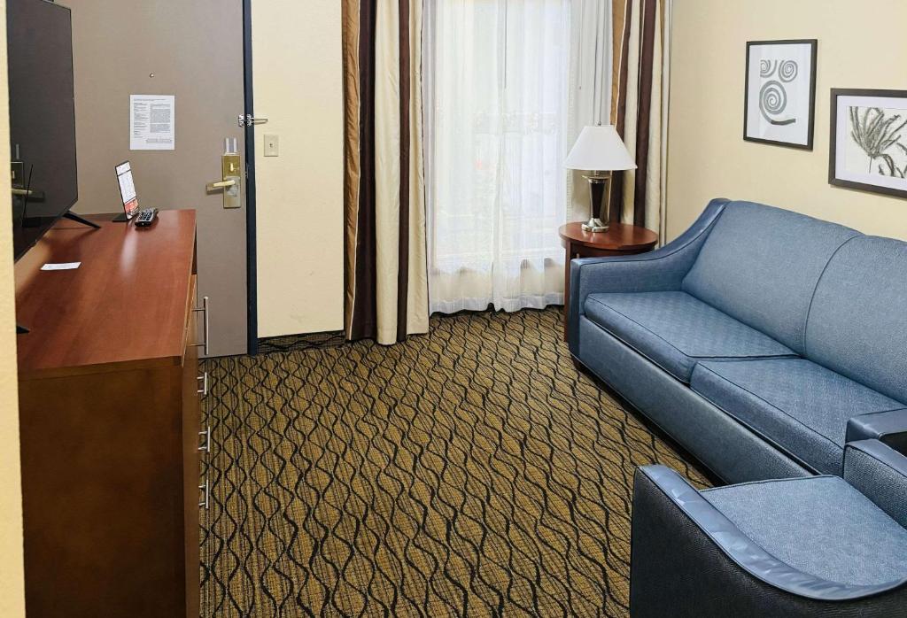Country Inn & Suites by Radisson, Mishawaka, IN photo
